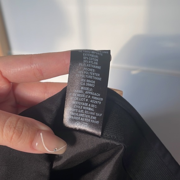 Theory Thaniel Approach Stretch Cropped Pants in black - Picture 9 of 12